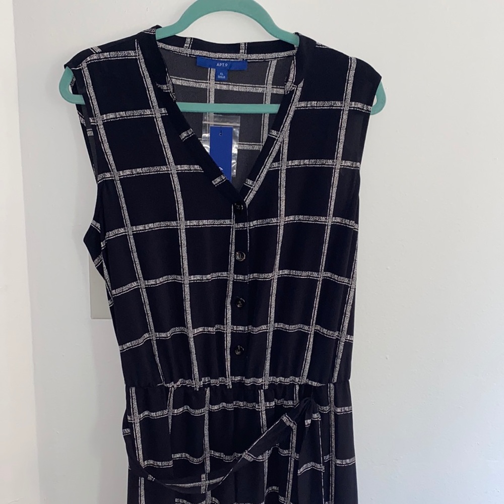 Black and white APT.9 jumpsuit size XL
